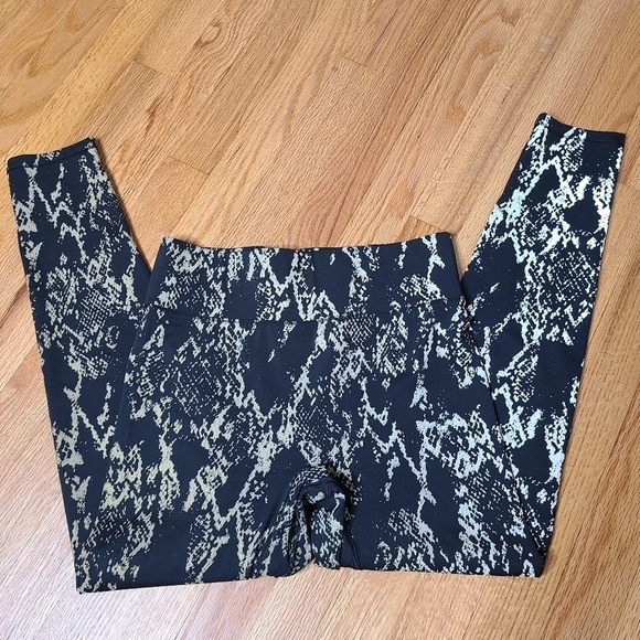 NOLI Medium Reflective Cobra High Rise Leggings - Picture 3 of 5